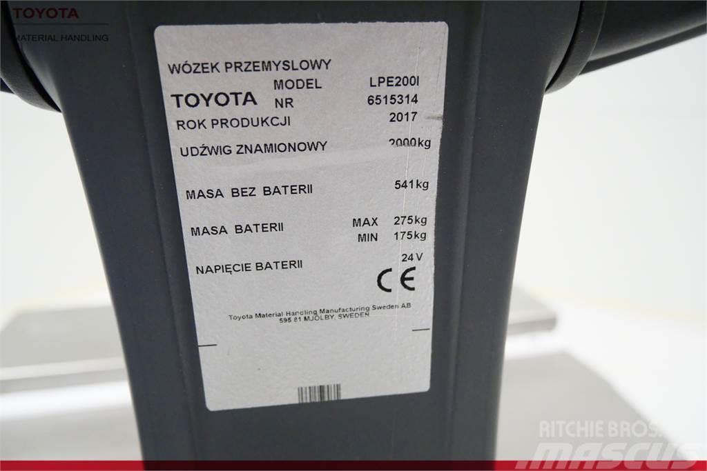 Toyota LPE200I Električni nizko dvižni viličar s stojiščem