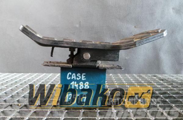 CASE Pedal Case 1488 Kabine in notranjost