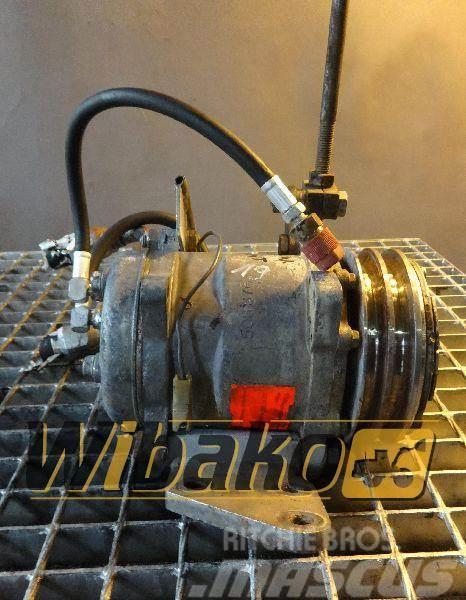 Hanomag Air conditioning compressor Hanomag 70E Motorji