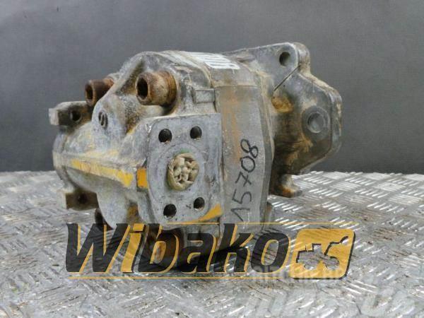 Komatsu Gear pump Komatsu WA400-1 705-11-35010 Drugi deli